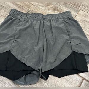 Nike 2 in 1 Training Shorts Women’s Size 1X